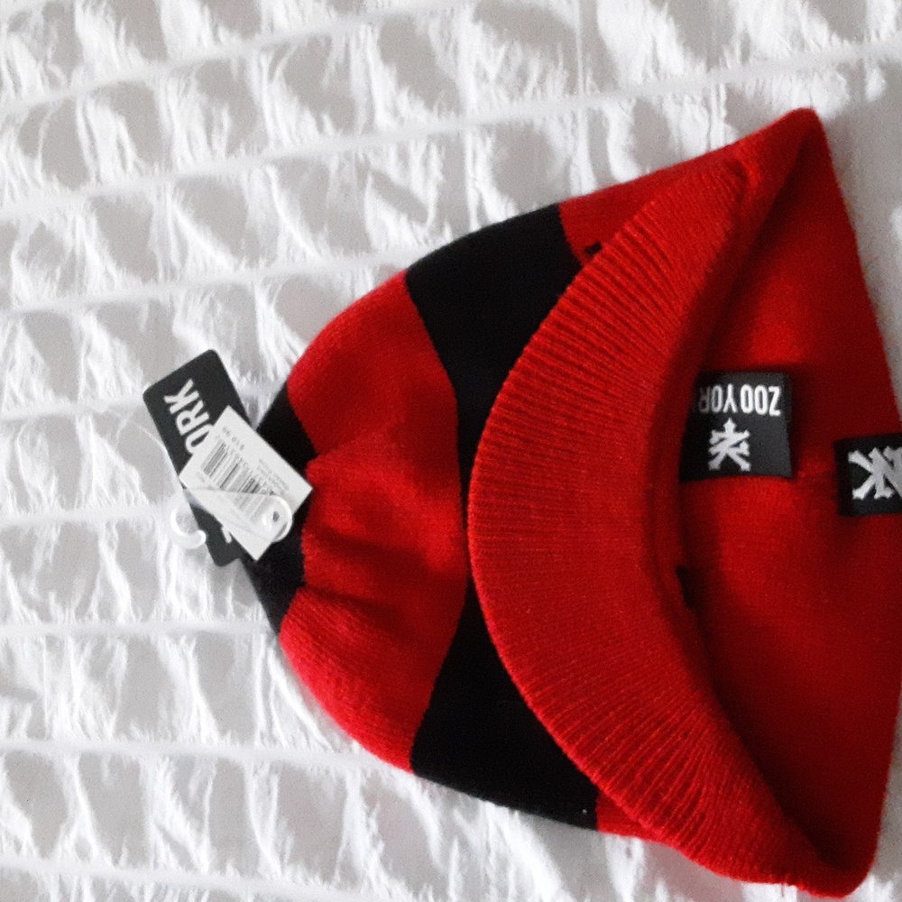 Zoo York kids one Size beanie winter hat.